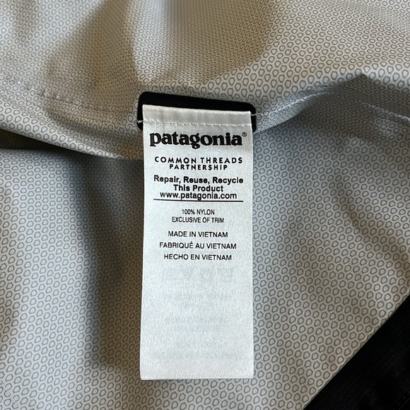 Patagonia Raincoat size smalll - Picture 5 of 11